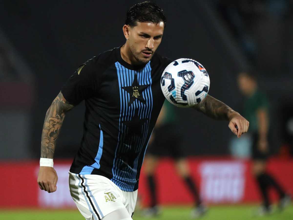 Leandro Paredes con la maglia dell'argentina